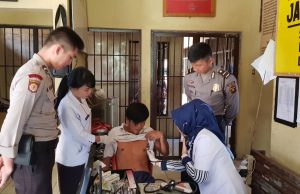 URDOKES POLRES MURA RUTIN CEK KESEHATAN TAHANAN
