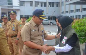Sekda lepas Guru Pengabdi Kabupaten Muara Enim