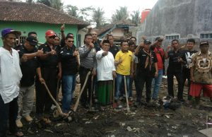 Melalui Baksos, Rumah Tak Layak Dipasirmuncang Kec.Jayanti Mulai Dibangun