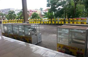 Warga Prabumulih Serbu Bantuan 300 Unit Gerobak Dan Etalase