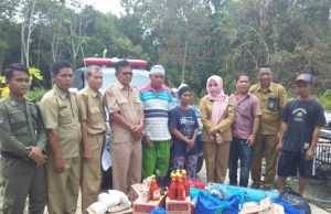 Camat Gelumbang Serahkan Bantuan Korban Kebakaran