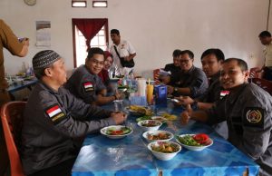 Tak Bertele-tele, Wabup Johan Respon Niatan PWI Sembari Santap Pindang