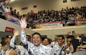HD Perjuangkan Kesejahteraan Guru ke Presiden