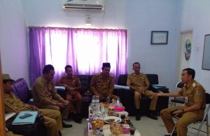Camat Kresek C.R.Inton Bersama Muspika Tegakan Perbup 47 Tahun 2018