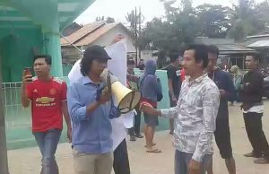 Kantor Desa Pasir Gintung Kecamatan Jayanti Digruduk Warga
