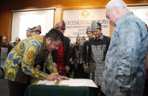 Herman Deru Hadiri Pelantikan IKABES Sriwijaya Sumsel di Kalimantan Timur