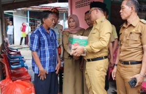 Juarsah Kunjungi Warga Korban Kebakaran