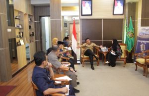 On Air di ELSHINTA, Herman Deru Buka-Bukaan Soal LRT dan Karet