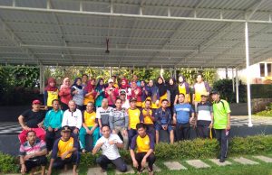 Jalin Kekompakan, Peserta Raker Olahraga Bersama di Halaman Resort Princess Ciloto