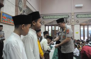 Polda Banten Santuni 1100 Anak Yatim
