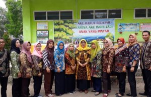 Peringati HBN, Guru SDN 6 Gelumbang Kompak Pakai Batik