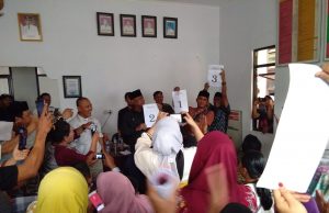 Panitia Pilkades Cikuya – Solear Gelar Pengundian Nomor Urut Calon