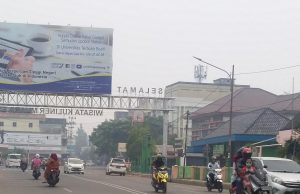 Warga Mulai Batuk dan Mata Pedih Akibat Asap