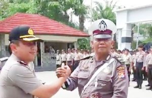Kapolresta Tangerang Berikan Penghargaan Reward Kepada Dua Anggota yang Berprestasi