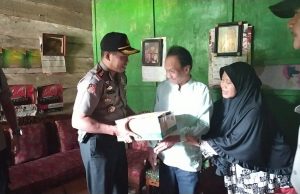 Polres Muara Enim Berikan Bantuan Sembako Kepada Masyarakat Kurang Mampu