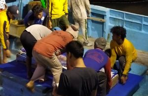 Diduga Karena Sakit ABK Meninggal Di Atas Kapal Sinar Mentari 02