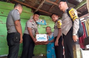 Polsek Gunung Megang Usai Sholat Jumat Sambangi Rumah Holmah