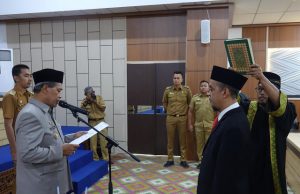 Loekman Djoyosoemarto Melantik Ir. Zulkifli, S.E., M.M. Sebagai Penjabat Sekda Lampung Tengah