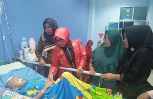 ELLYA LUSIANA LOEKMAN SAMBANGI WARGA SAKIT, INI PESANNYA