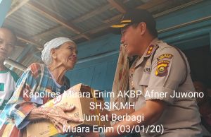 Giat Jumat Berbagi Kapolres Muara Enim Sambangi Warga Tidak Mampu