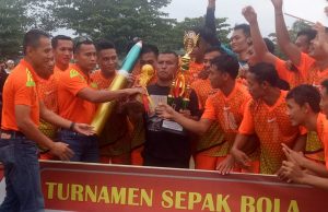Tim Kesebelasan Vespa FC EM Bacang Juarai Dwi Pangga Cup Ke-20