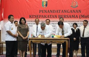 Bupati Lamteng Hadiri Penandatanganan Kesepakatan Bidang Hukum Bersama Kejati