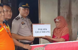 Giat Polsek GBS Sumiati Terima Sembako