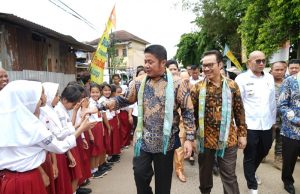 Tinjau Kampung KB Layang – layang 29 Ilir, Gubernur Sumsel Bangga Dengan Kreatifitas Warga