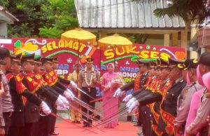 Tari Tradisi Pedang Pora Hiasi Pisah Sambut Kapolres Muara Enim