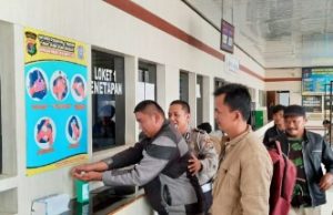 Cegah Virus Corona, Samsat Liwa Lampung Barat Bagikan Masker Kepada Wajib Pajak