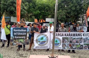 Tumpukan Sampah Diduga Sengaja dibiarkan, KPLHI Geruduk Kantor DLHK Karawang