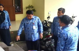Antisipasi Wabah Corona, Sekda Tangerang Moch. Maesal Rasyid Kunjungi Disdukcapil