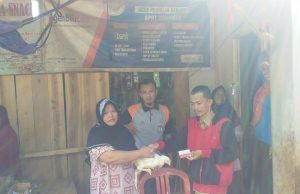 Masyarakat Desa Girimukti Antusias Terima Penyaluran BPNT Sembako