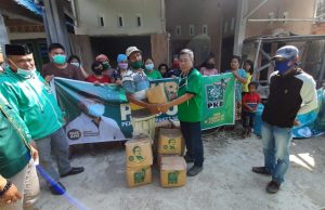 Anggota DPRD OKU Selatan dari PKB Kunjungi dan Bagikan Sembako Kepada Warga Korban Banjir