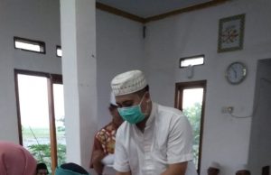 Perawat RS Pantai Indah Kapuk Bagikan Sembako Kepada anak Yatim Piatu
