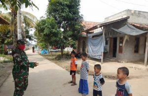 Babinsa Koramil Cikande Berikan Wasbang Kepada Generasi Muda Tentang Nilai Pancasila