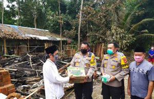Dirbinmas Polda Banten Berikan Bantuan Ke Pondok Pesantren Majelis Asy- Qsyirojiah Bani Ma’mun