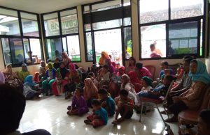 Pertanyakan BLT, Puluhan Warga Jayanti Kembali Datangi Kantor Desa Dangdeur