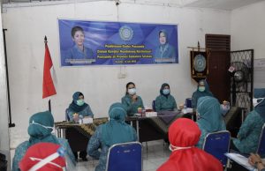 Lawan Covid-19, Feby Deru Bina Kader Posyandu Kelurahan Gandus
