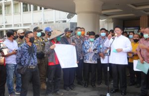 Temui Pendemo, Gubernur Sumsel Herman Deru Janji Selesaikan Masalah Rakyat dengan Terhormat
