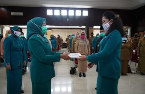 Feby Deru Resmi Lantik Hikmatul Maslikah Kholid Ketua TP PKK OKU Timur