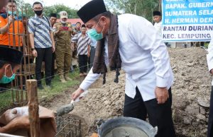 Herman Deru Bantu Pembangunan Ponpes Wali Songo OKI