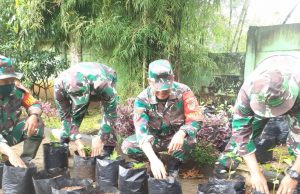 Kodim 0602/Serang Membuat 1000 Polybag Untuk Budidaya Cabai