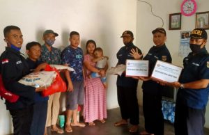 Karang Taruna Seputih Agung Salurkan Bansos Sembako Kepada Masyarakat Terdampak Covid-19