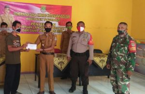 Ringankan Beban Warga, Kades Cikareo Salurkan BLT Dana Desa Tahap lll
