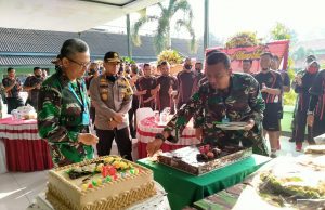 Kapolda Banten Berikan Kejutan di Hari Ulang Tahun Komandan Korem 064 Maulana Yusuf