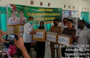 Taat Bayar Pajak Tepat Waktu, Desa Tebing Bulang Timur Terima Piagam Penghargaan