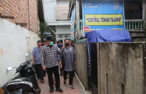Telusuri Gang Sempit, Herman Deru Temui Warganya yang Masih Dulang Berkah Ditengah Corona