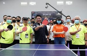 Buka Kejurnas Tenis Meja, Herman Deru Jajal Pasilitas GOR Pitstop Xiom Table Tennis Center