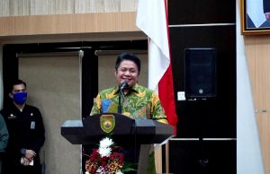 Sukses Bina BUMD Sumsel, Herman Deru Dianugrahi Penghargaan